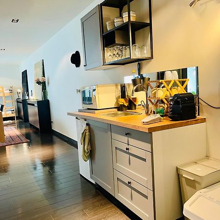 Down Town Spacious Loft Retreat With Private Parking Брюссель Экстерьер фото