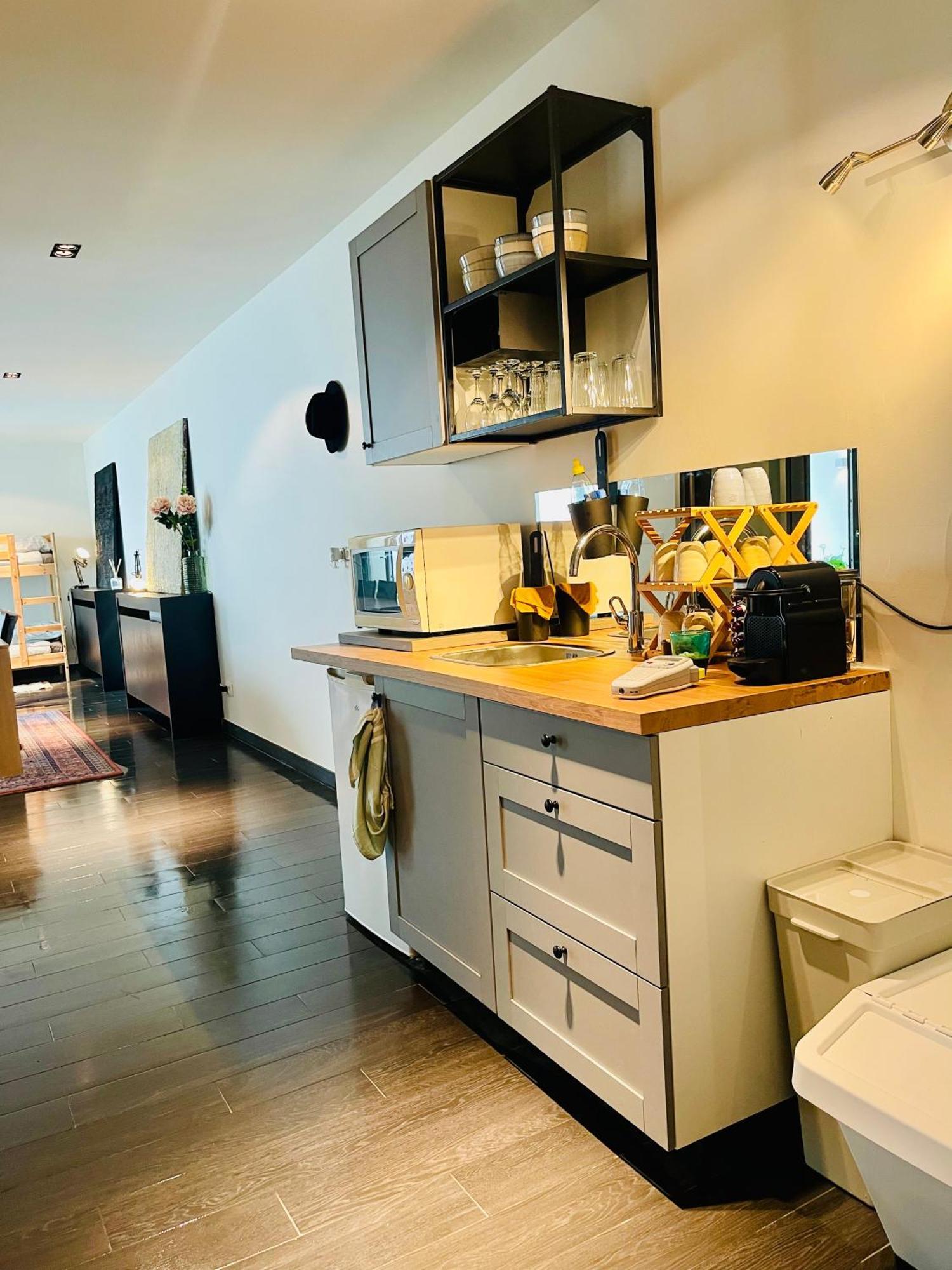 Down Town Spacious Loft Retreat With Private Parking Брюссель Экстерьер фото