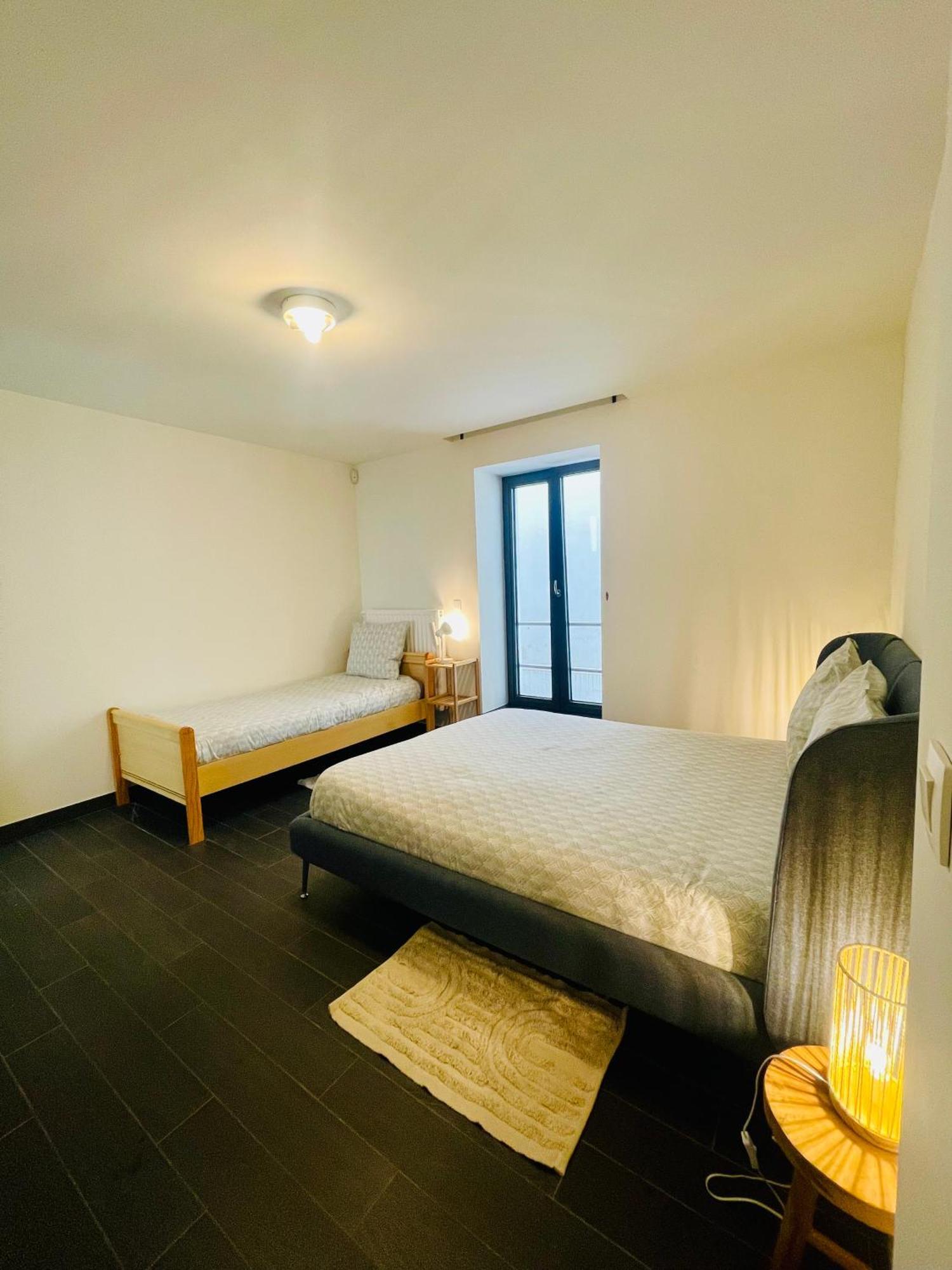 Down Town Spacious Loft Retreat With Private Parking Брюссель Экстерьер фото